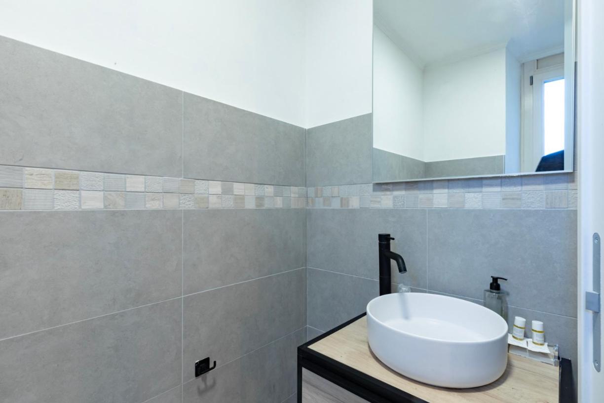 Rdr Tortona Rooms Rzym Zewnętrze zdjęcie